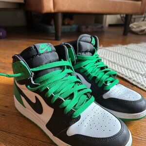 High top Jordan 1 Green, Black and white SZ 7Y